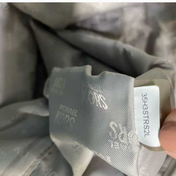 Authentic Michael Kors grey pebbled leather handbag excellent condition - Picture 9 of 12